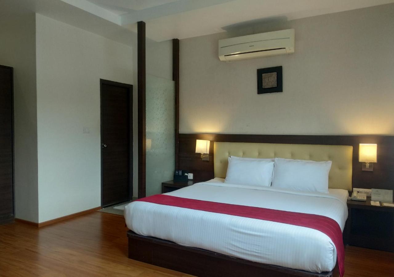 Hotel Grand Arcadia Tiruchirappalli Exterior foto
